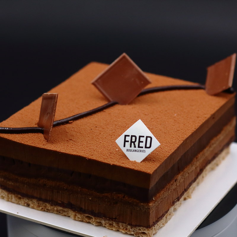 Royal – entremets chocolat et praliné croustillant de la Maison FRED.